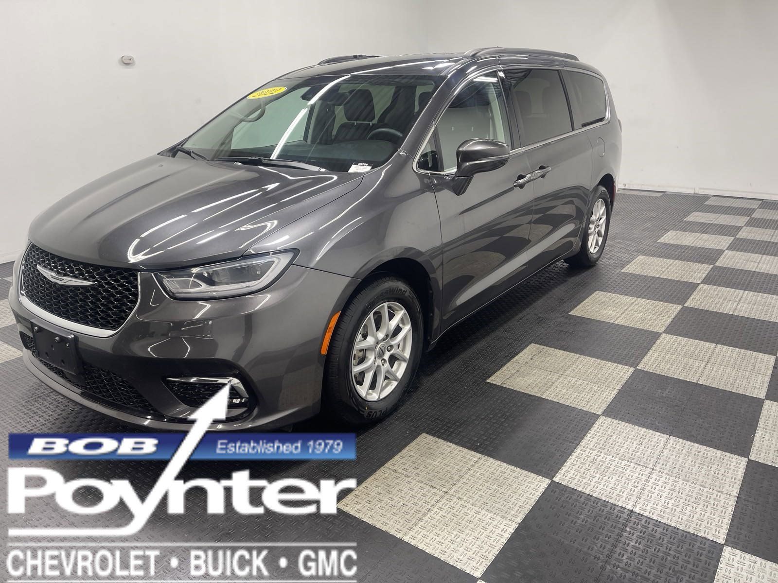 2022 Chrysler Pacifica Touring L 121.6