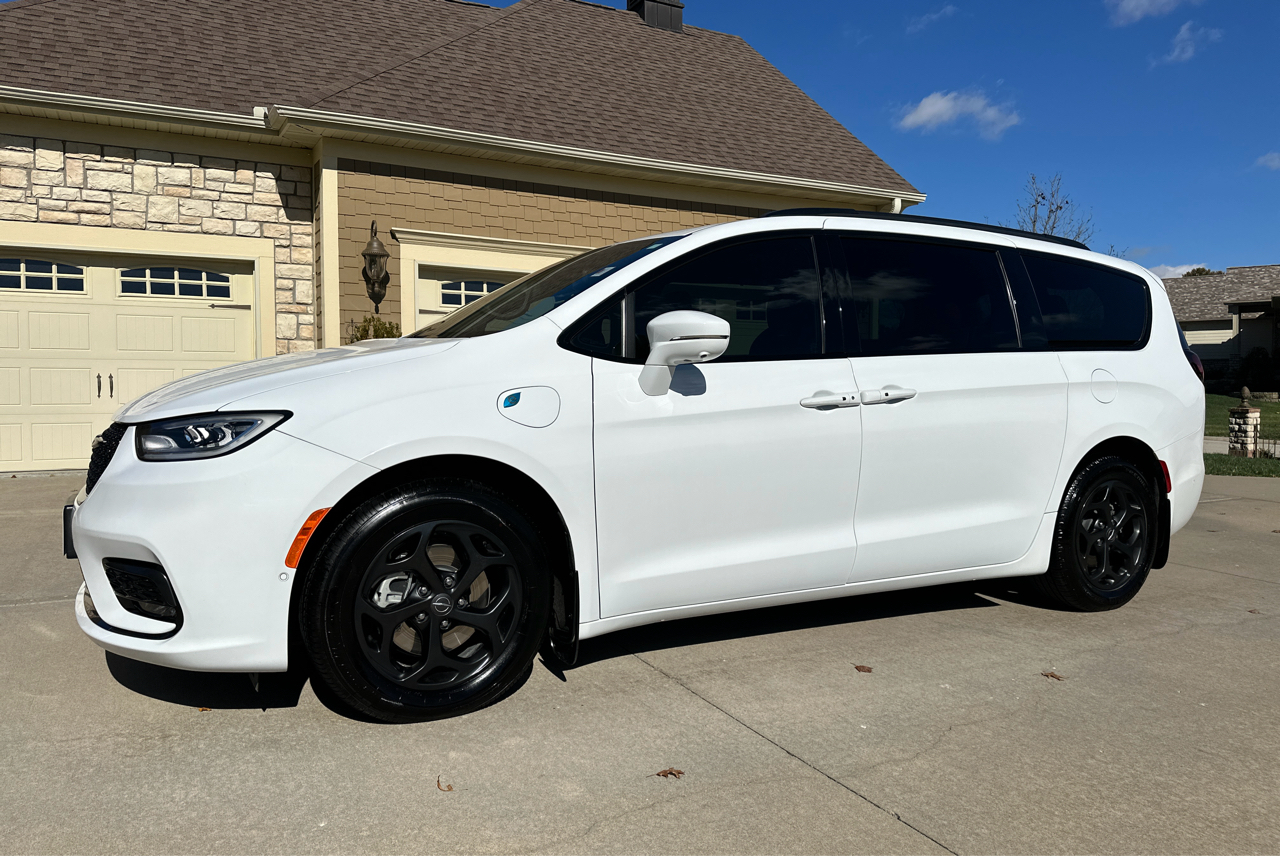 2021 Chrysler Pacifica Hybrid Limited 121.6