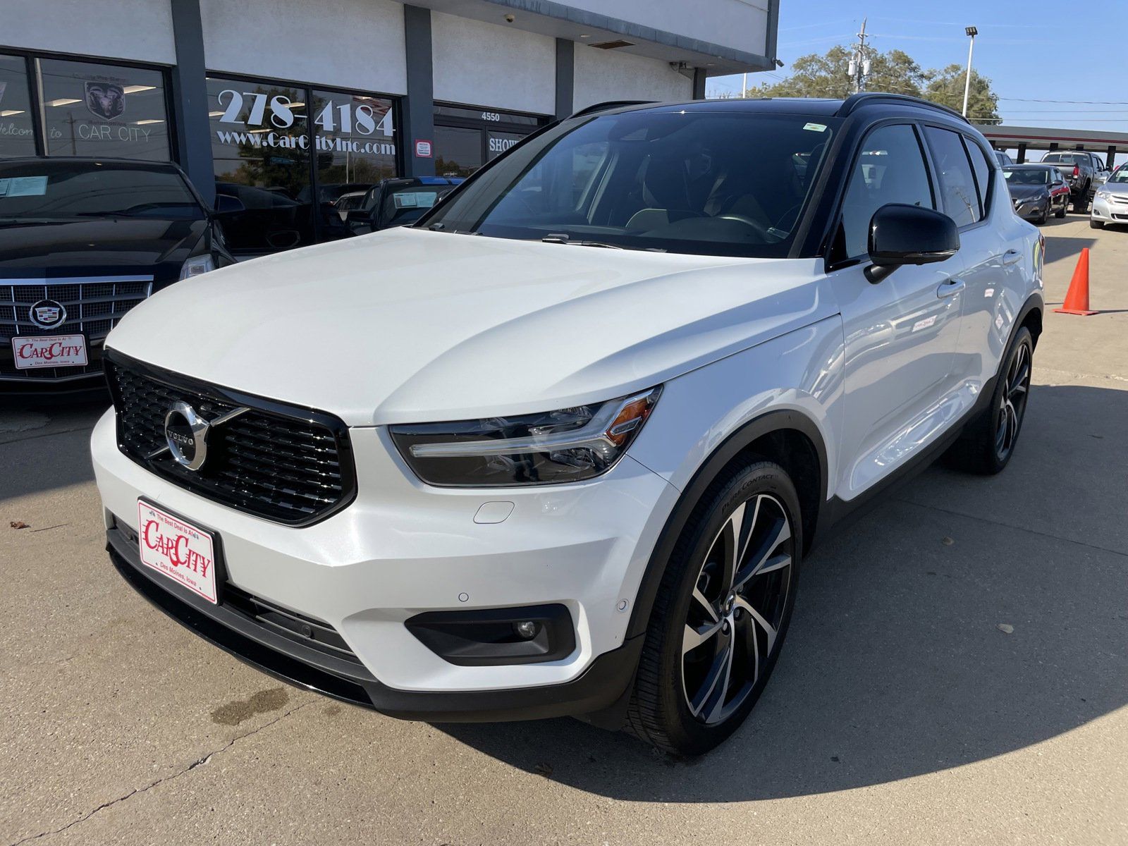 2020 Volvo XC40 T4 R-Design