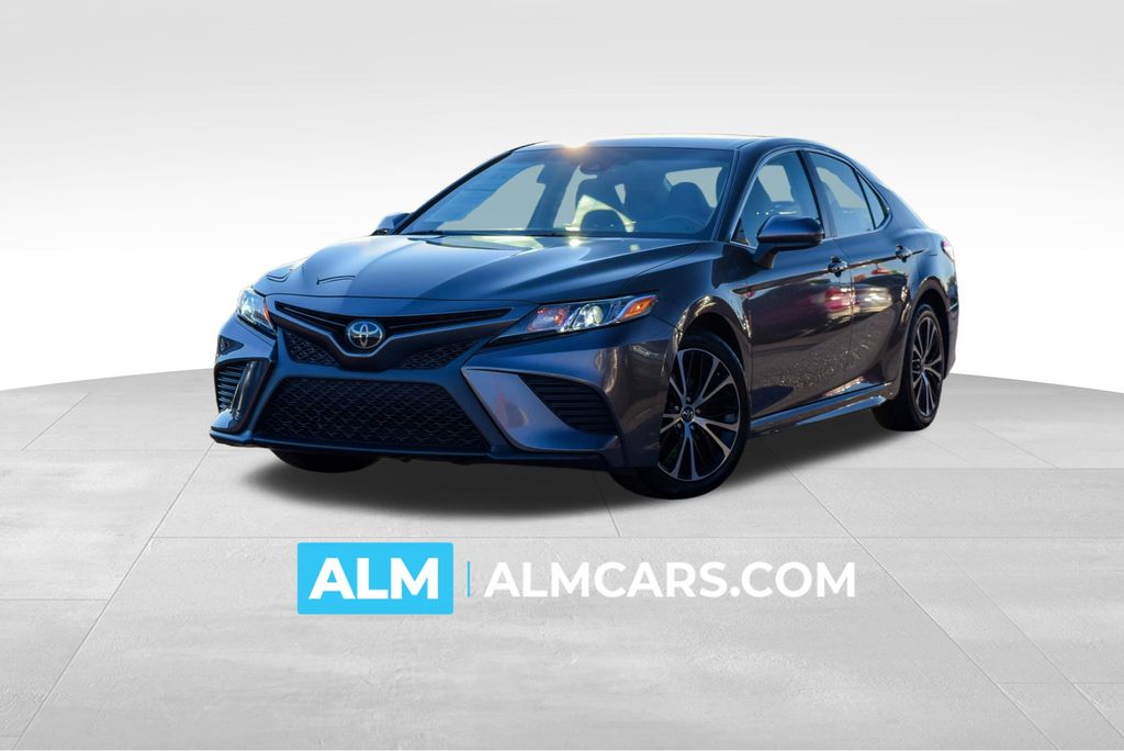 2020 Toyota Camry SE