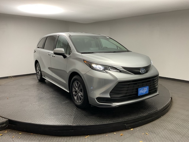 2024 Toyota Sienna LE 8-Passenger 120.5