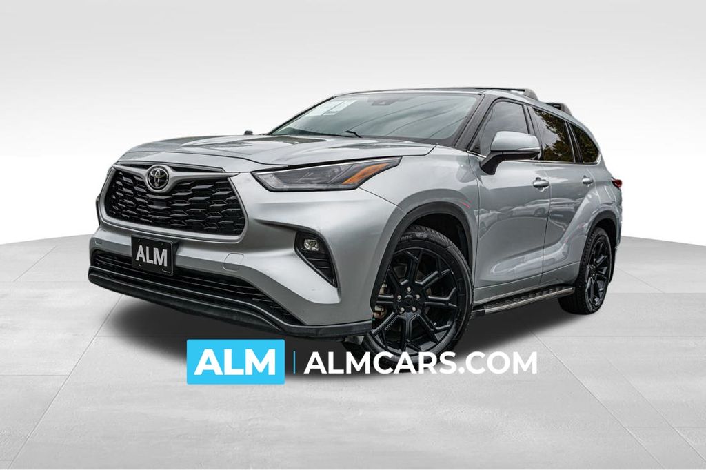 2022 Toyota Highlander LE