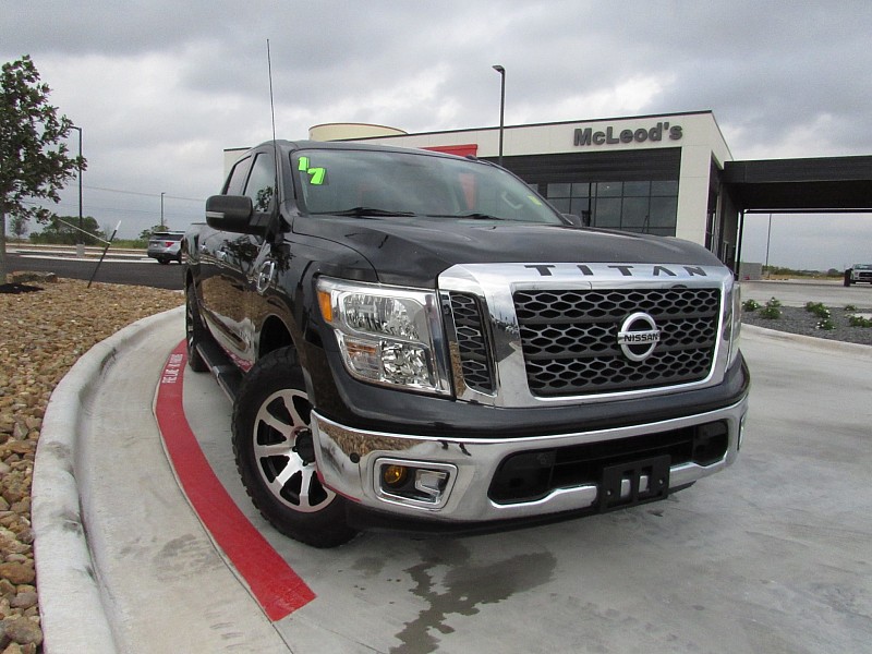 2017 Nissan TITAN SV Crew Cab Extra Short Bed