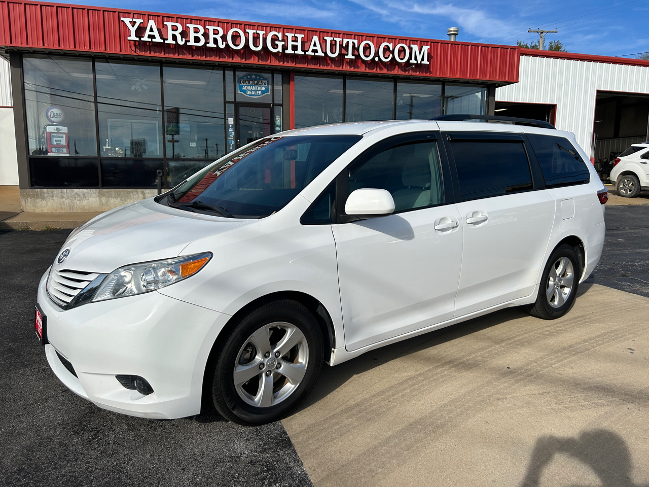 2016 Toyota Sienna LE 8-Passenger 119.3