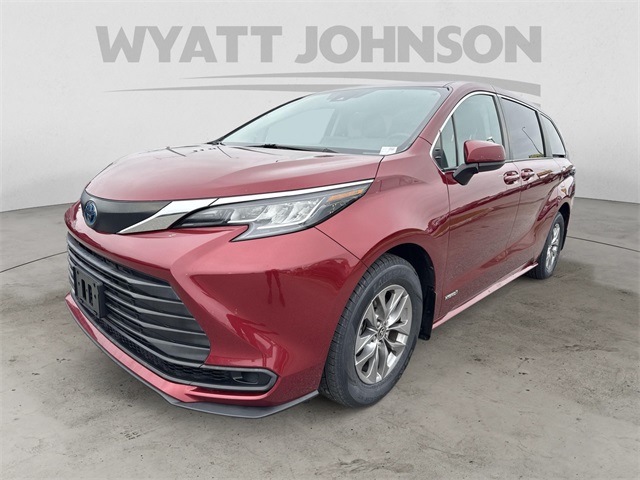 2021 Toyota Sienna LE 8-Passenger 120.5