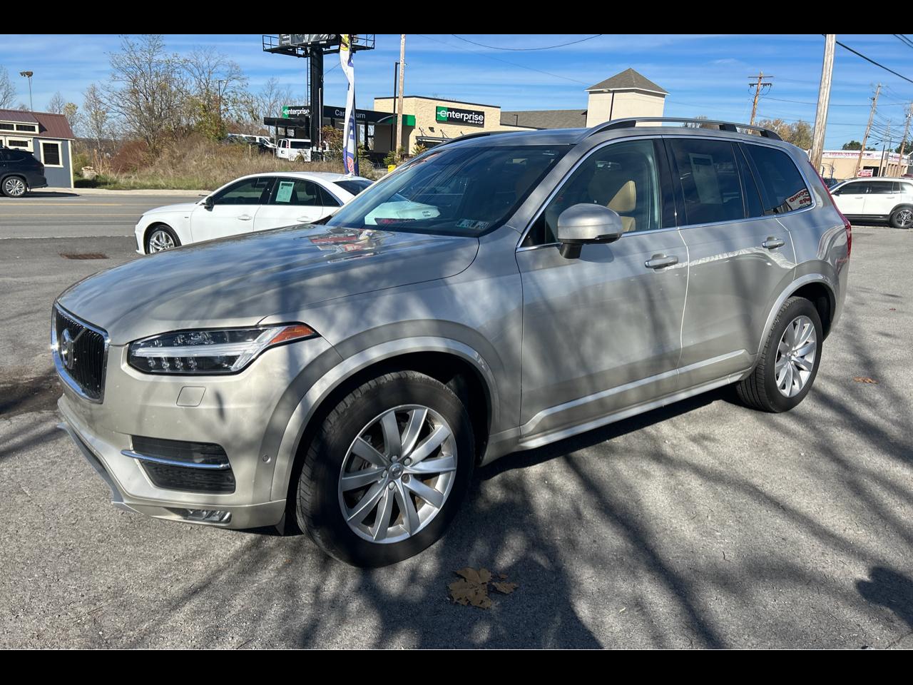 2016 Volvo XC90 T6 Momentum