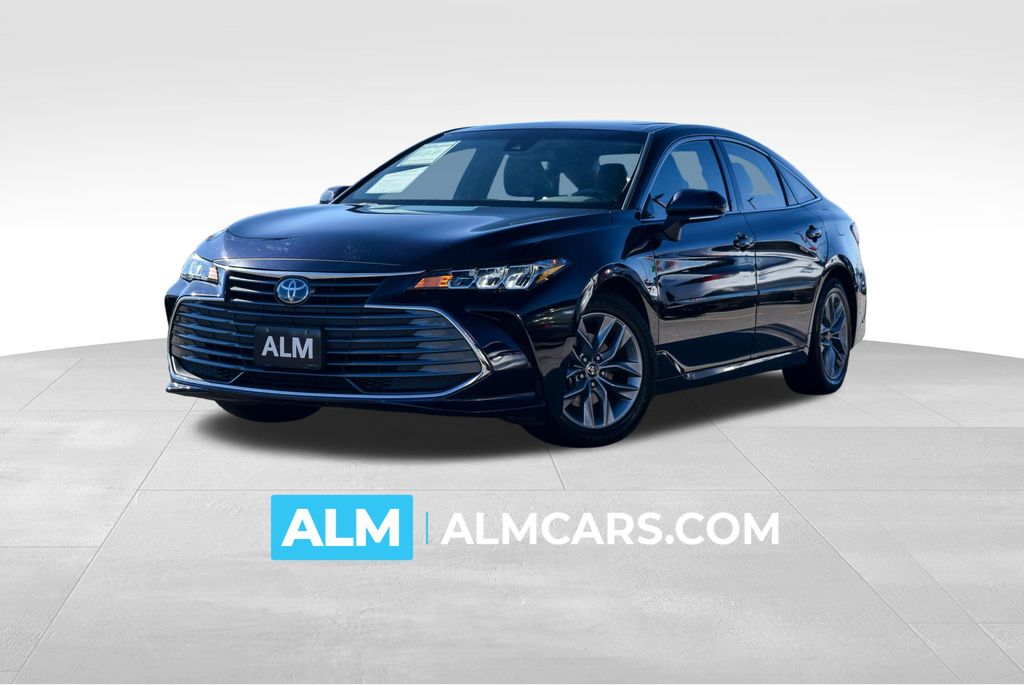 2022 Toyota Avalon Hybrid XLE
