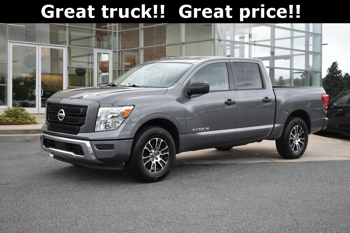 2022 Nissan TITAN SV Crew Cab Extra Short Bed