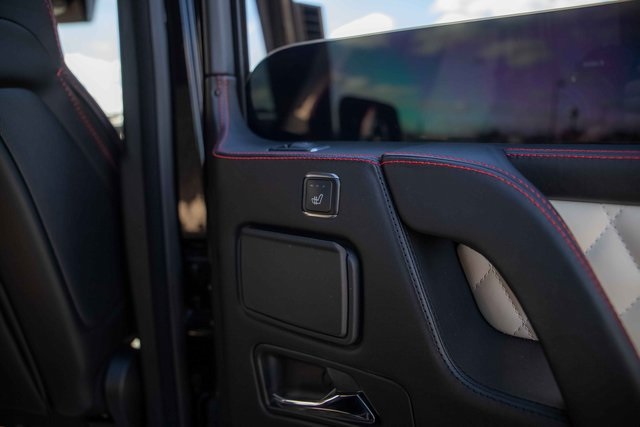 Mercedes-Benz G-Class снимка Mercedes-Benz G-Class