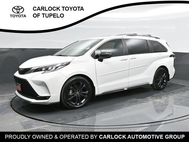 2022 Toyota Sienna XSE 7-Passenger 120.5