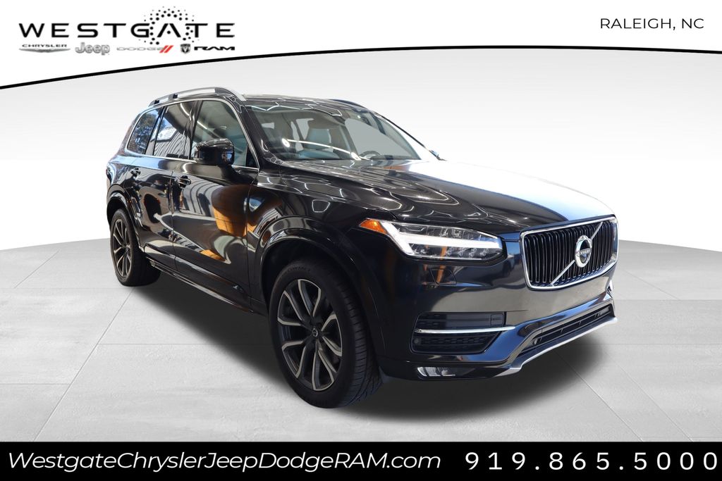 2017 Volvo XC90 T6 Momentum 7-Passenger
