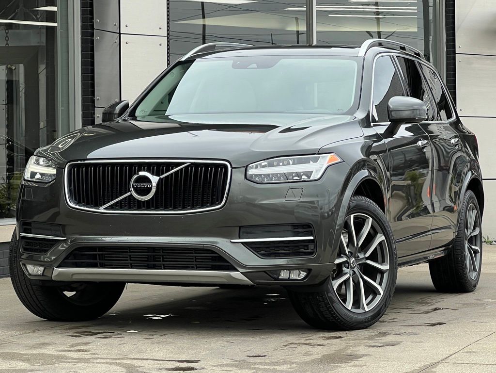 2018 Volvo XC90 T6 Momentum 7-Passenger