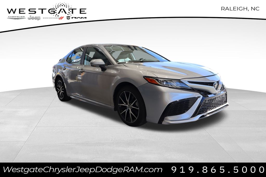 2022 Toyota Camry SE