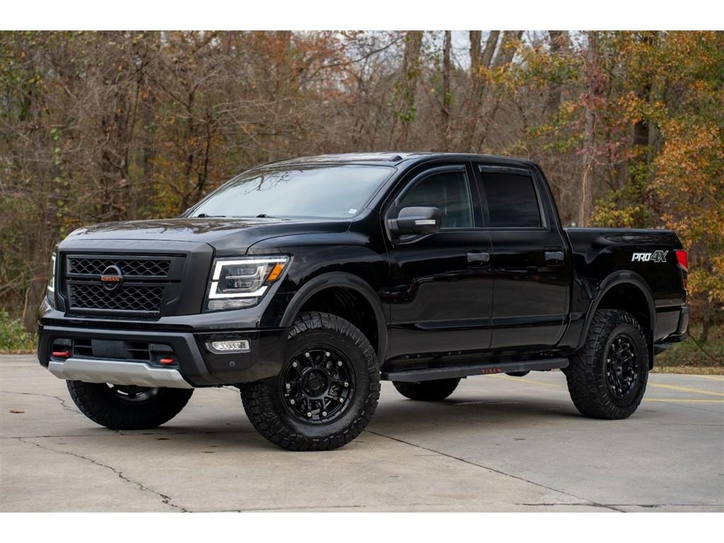 2020 Nissan TITAN PRO-4X Crew Cab Extra Short Bed
