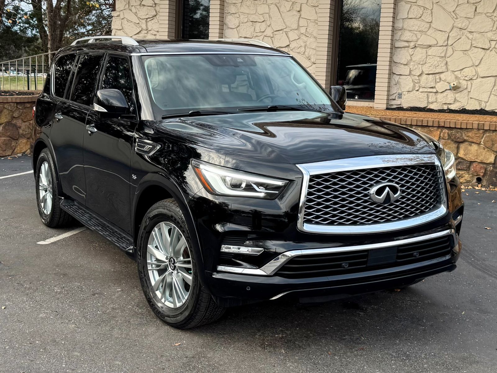 2019 INFINITI QX80 LUXE