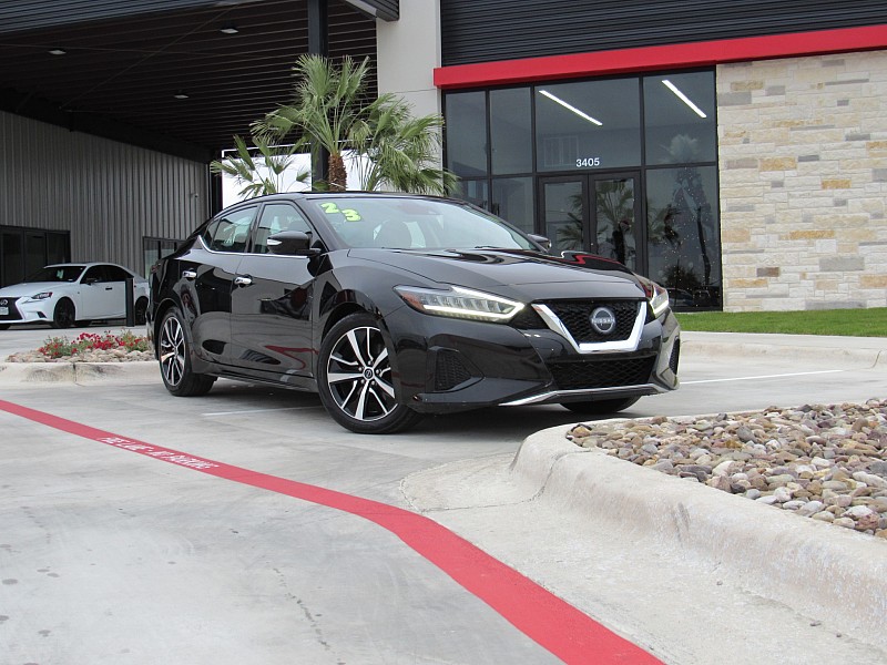2023 Nissan Maxima SV