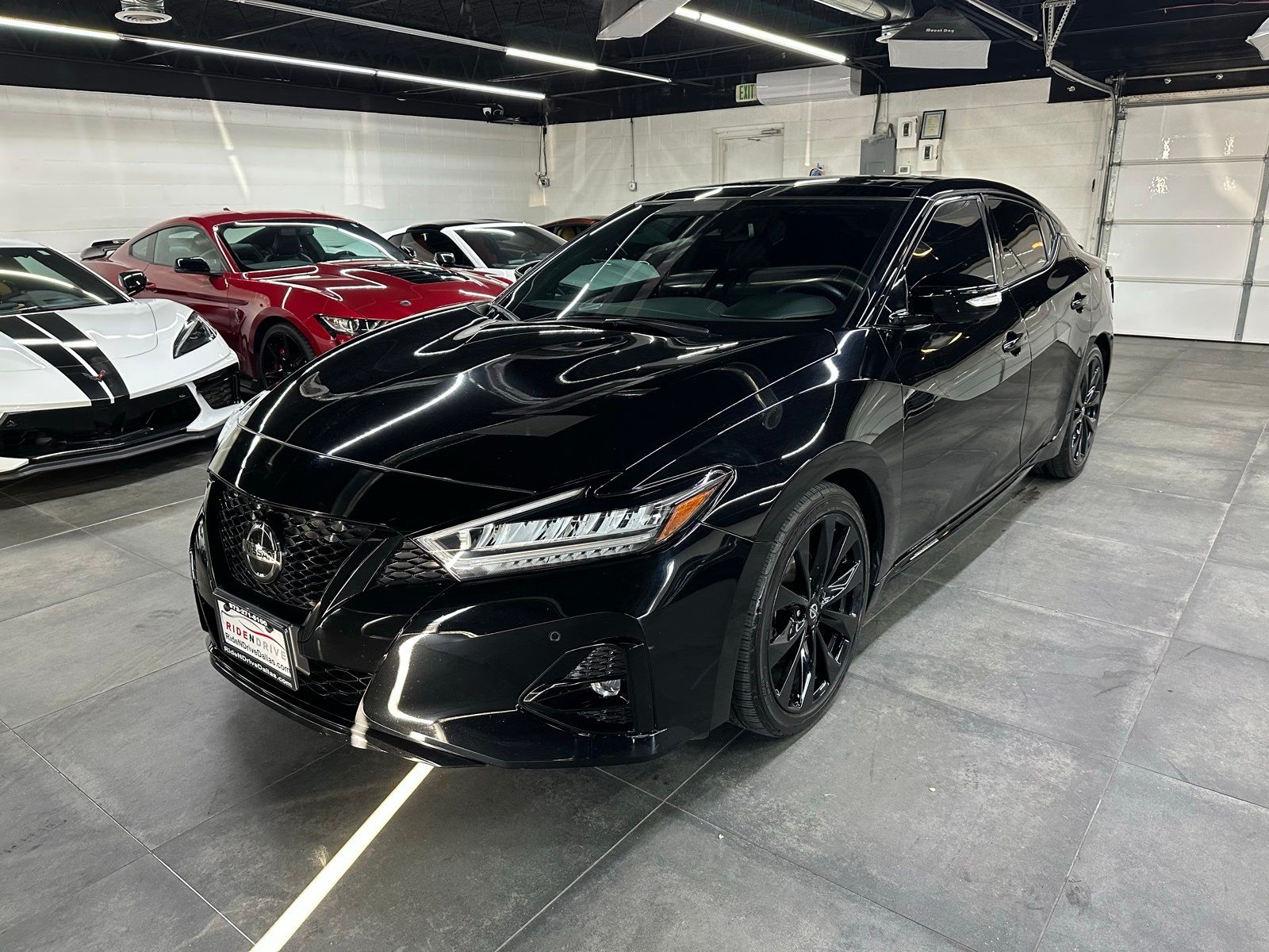 2022 Nissan Maxima SR