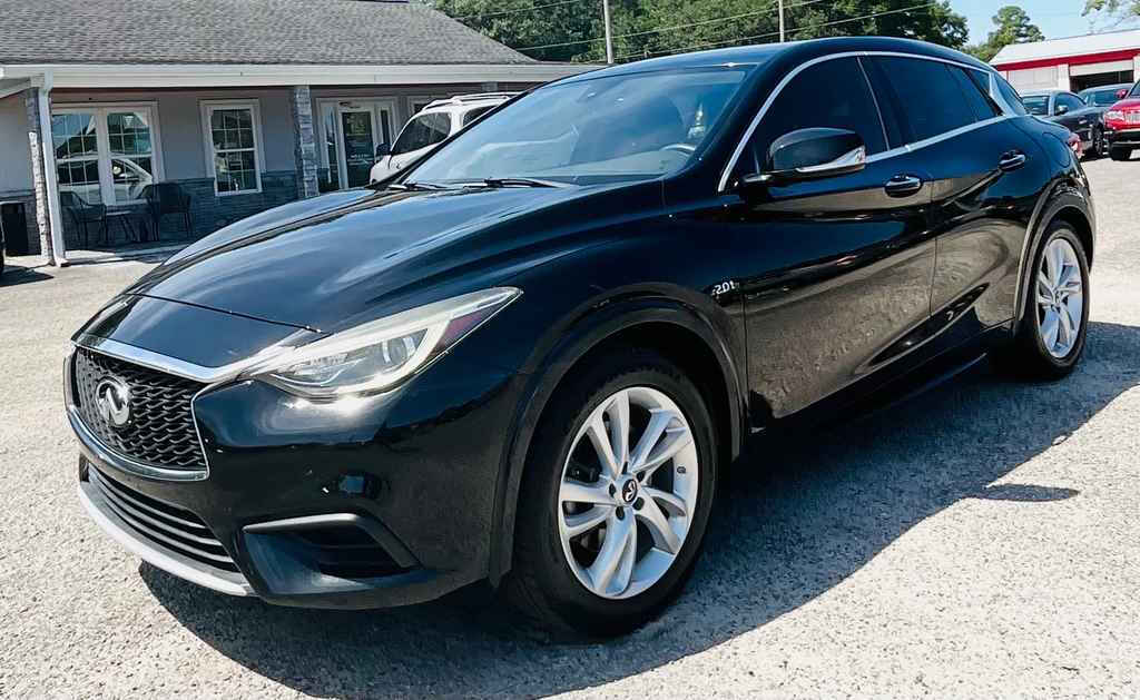 2017 INFINITI QX30