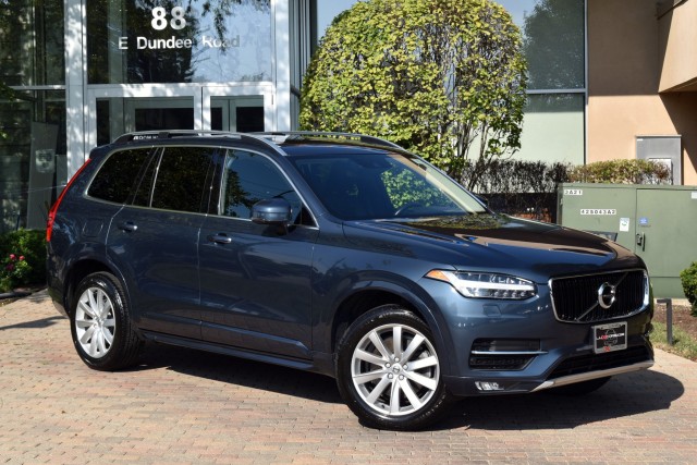 2018 Volvo XC90 T6 Momentum 7-Passenger
