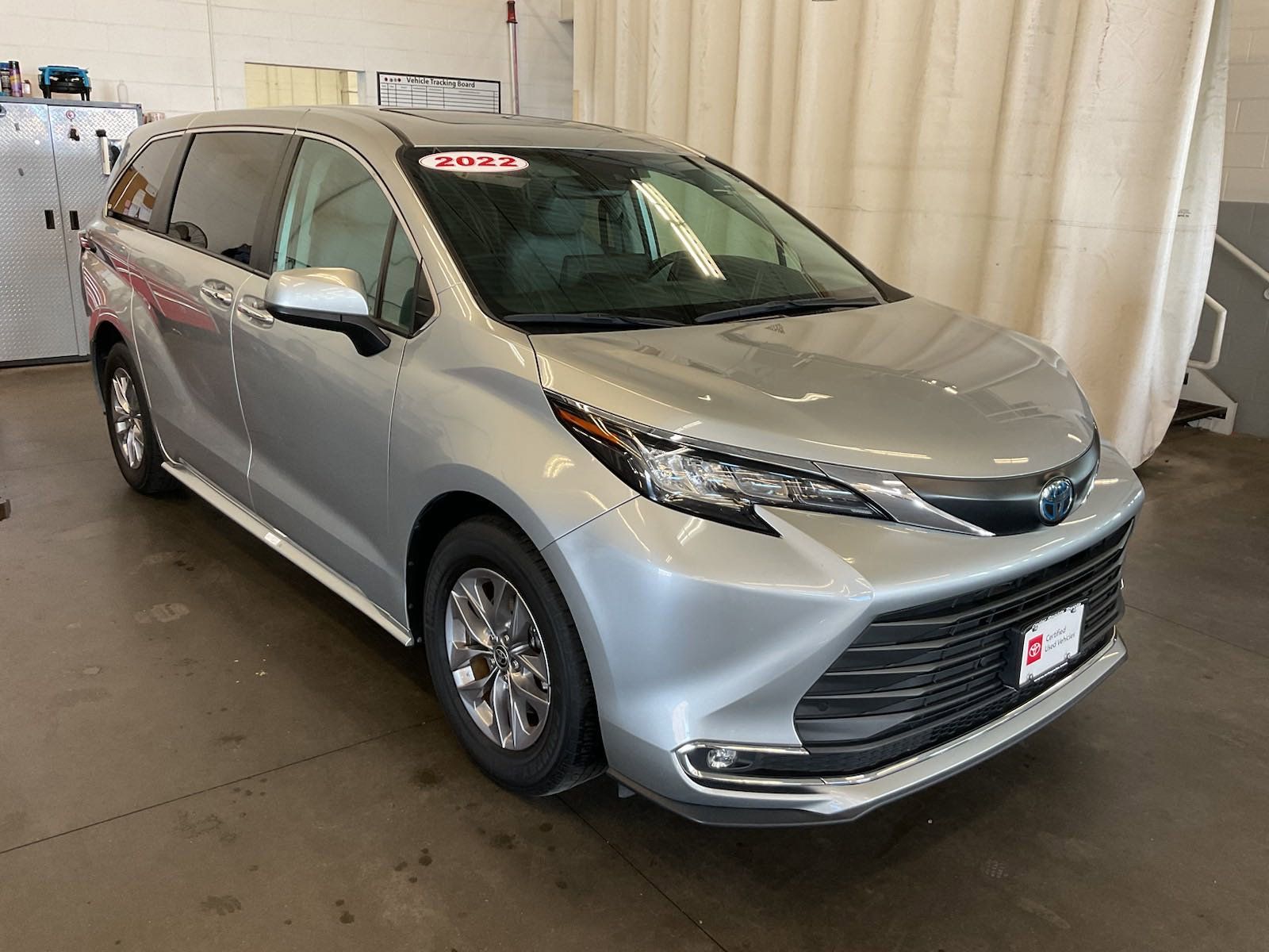 2022 Toyota Sienna XLE 8-Passenger 120.5