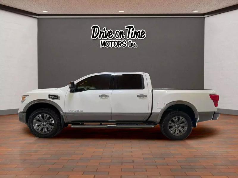 2017 Nissan TITAN Platinum Reserve Crew Cab Extra Short Bed