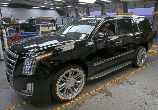 2015 Cadillac Escalade Luxury 1SB