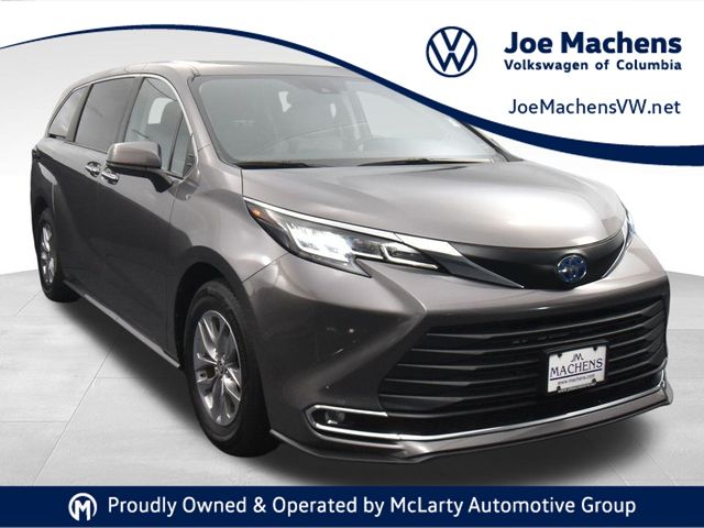 2022 Toyota Sienna XLE 8-Passenger 120.5