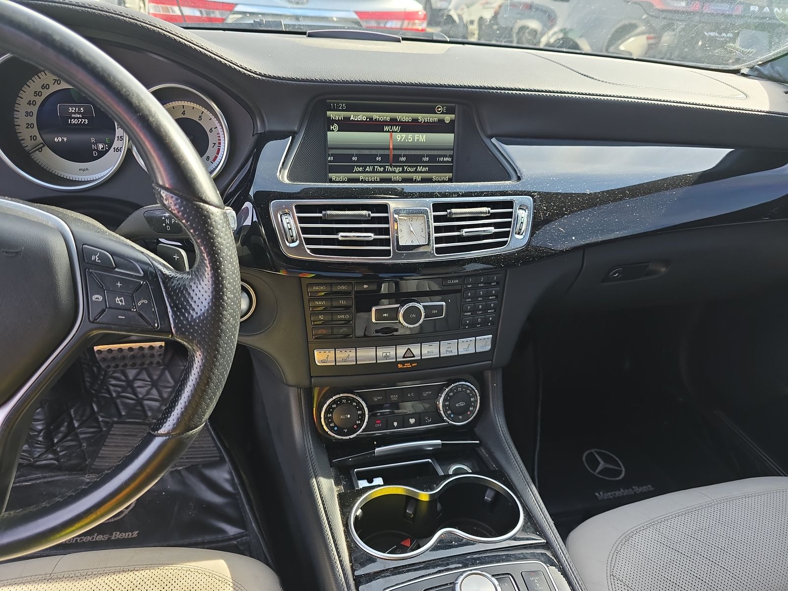 Mercedes-Benz CLS 550 снимка Mercedes-Benz CLS 550