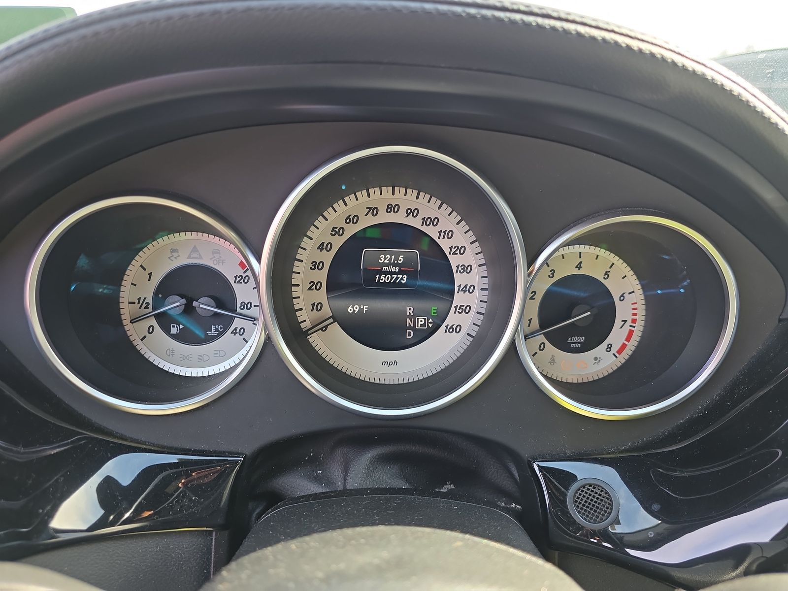 Mercedes-Benz CLS 550 снимка Mercedes-Benz CLS 550