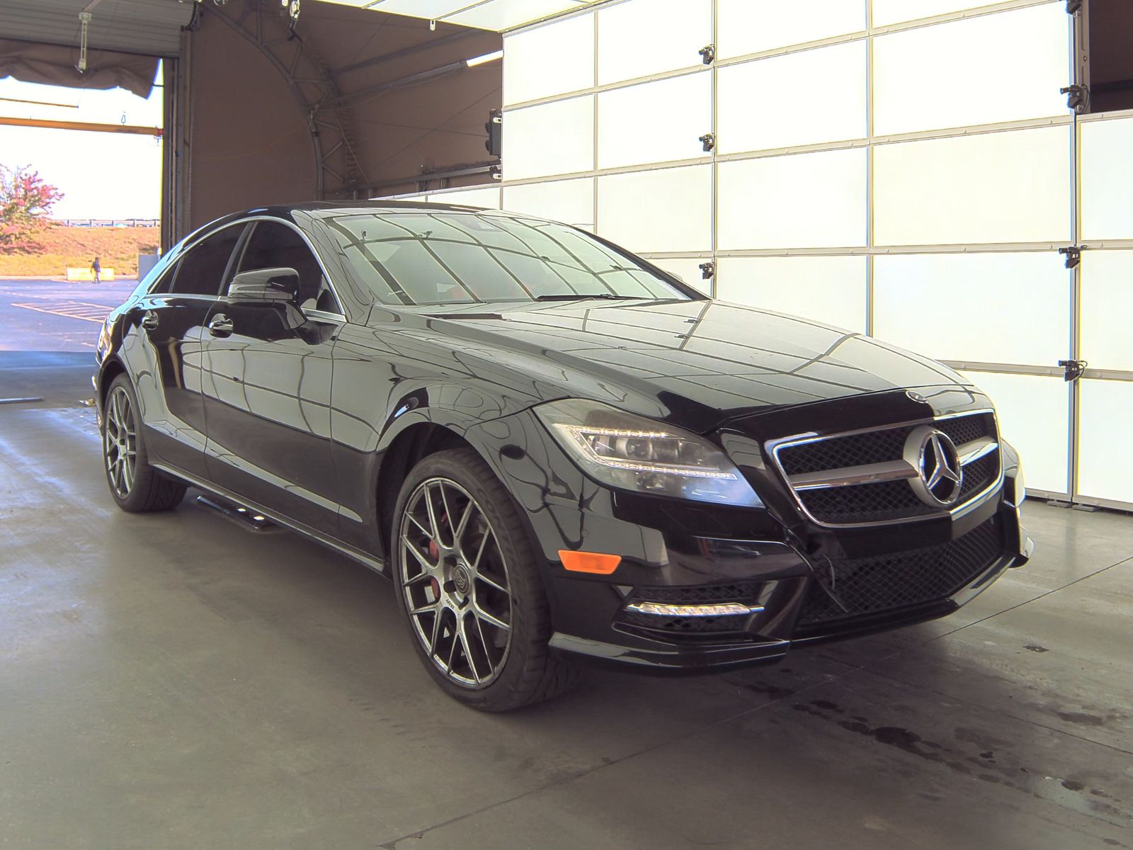 Mercedes-Benz CLS 550 снимка Mercedes-Benz CLS 550