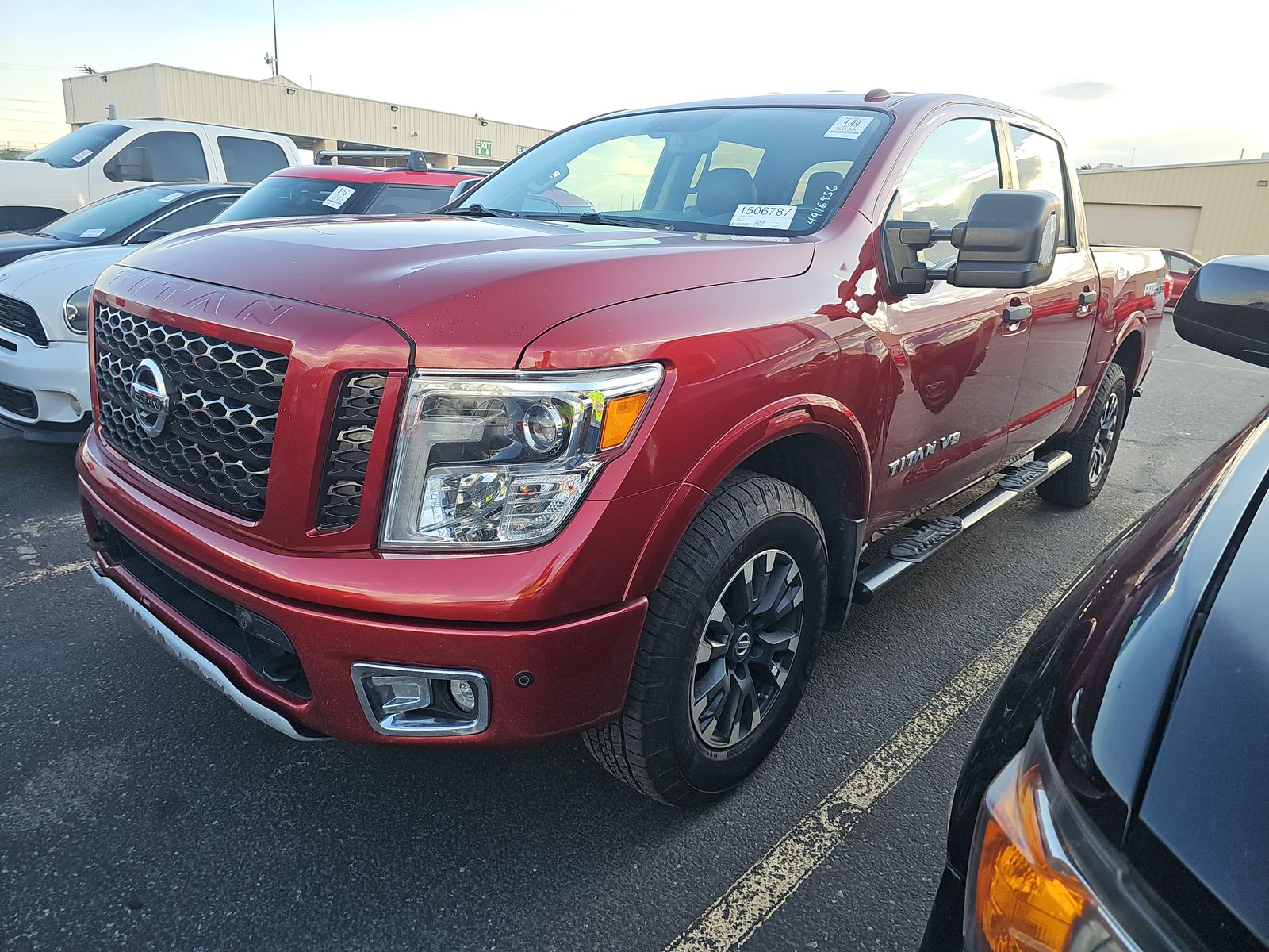 2019 Nissan TITAN PRO-4X Crew Cab Extra Short Bed