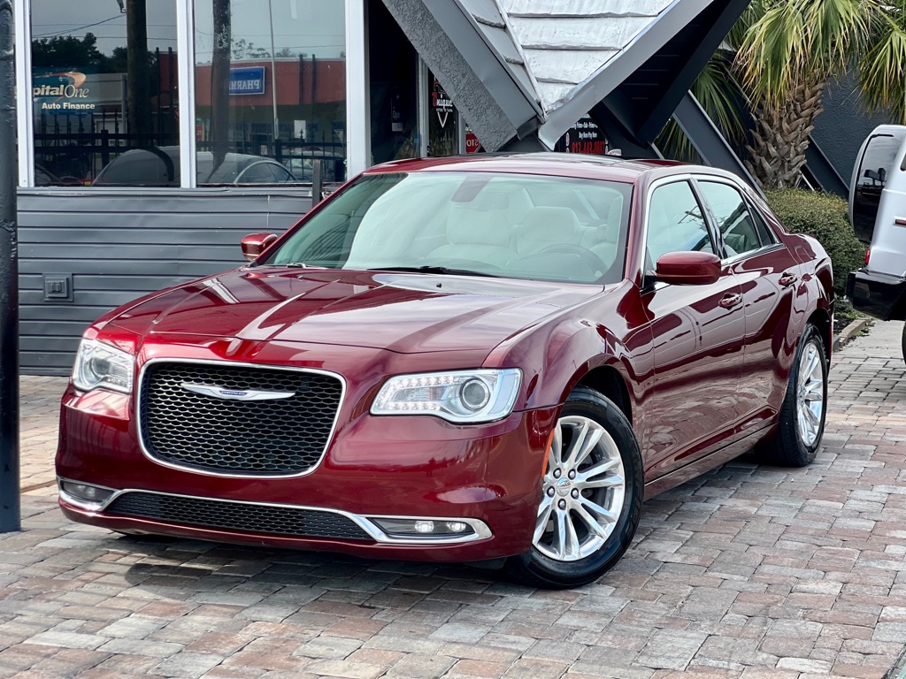 2020 Chrysler 300 Touring L