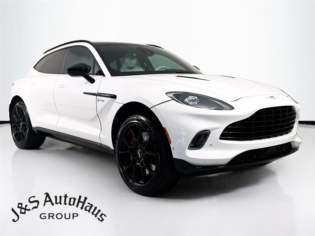 2021 Aston Martin DBX
