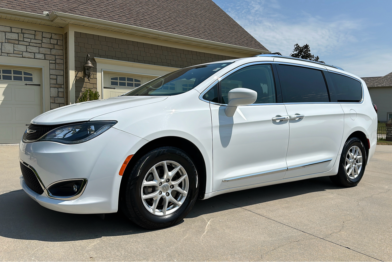 2020 Chrysler Pacifica Touring L 121.6