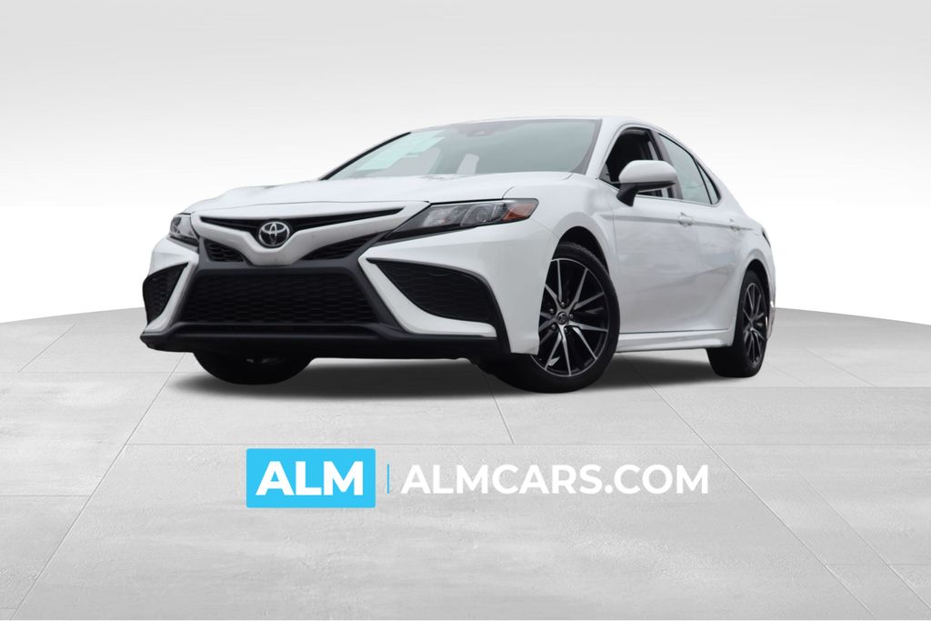 2022 Toyota Camry SE