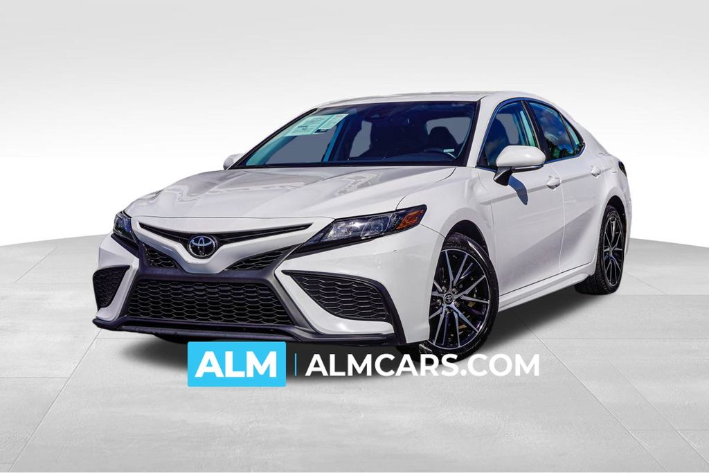 2022 Toyota Camry SE