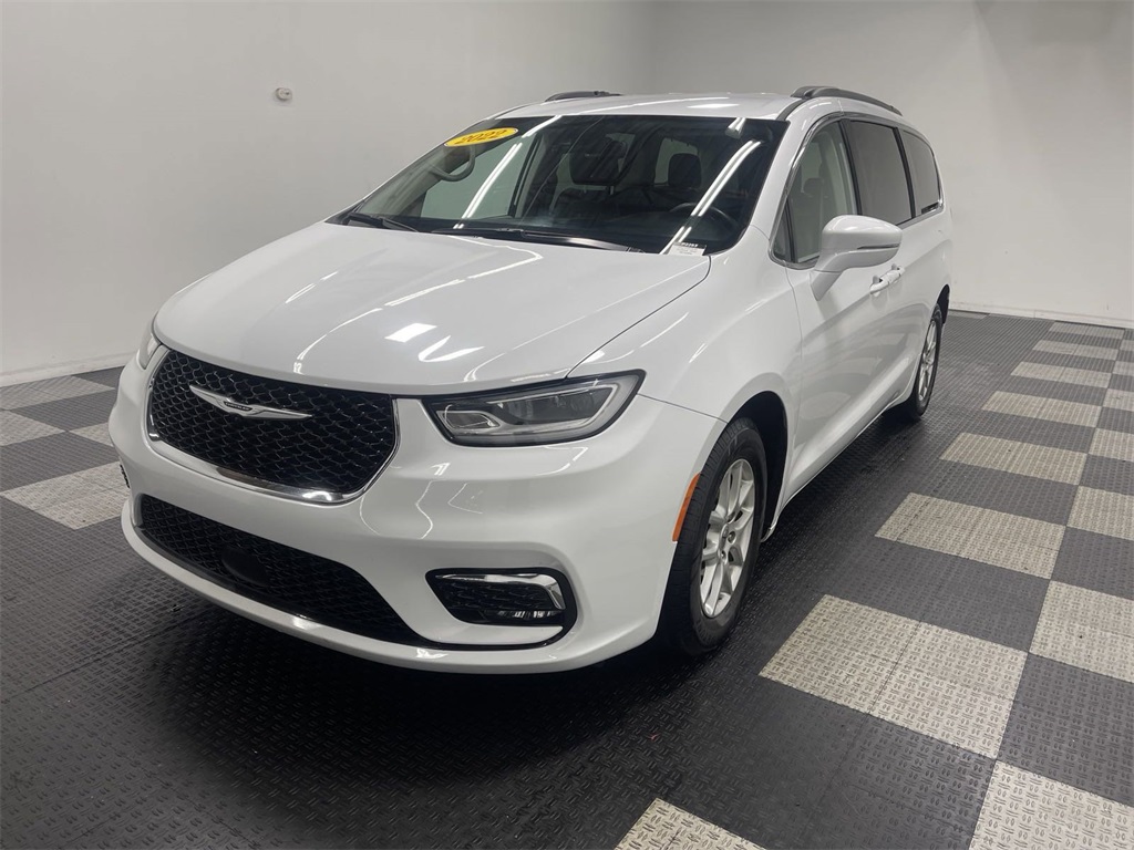 2022 Chrysler Pacifica Touring L 121.6