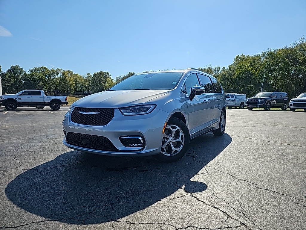 2023 Chrysler Pacifica Limited 121.6