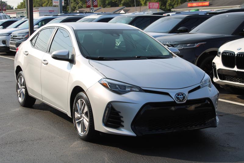 2017 Toyota Corolla SE Sedan