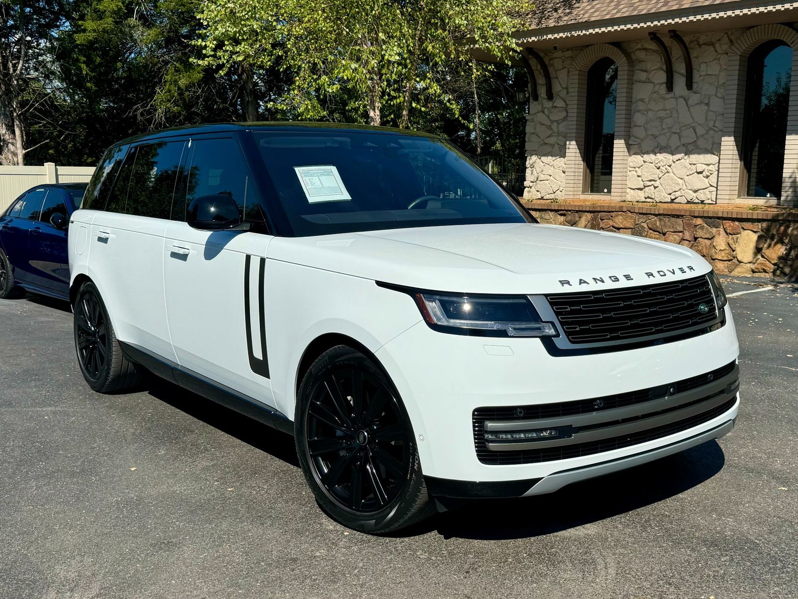 2023 Land Rover Range Rover SE LWB 7-Passenger