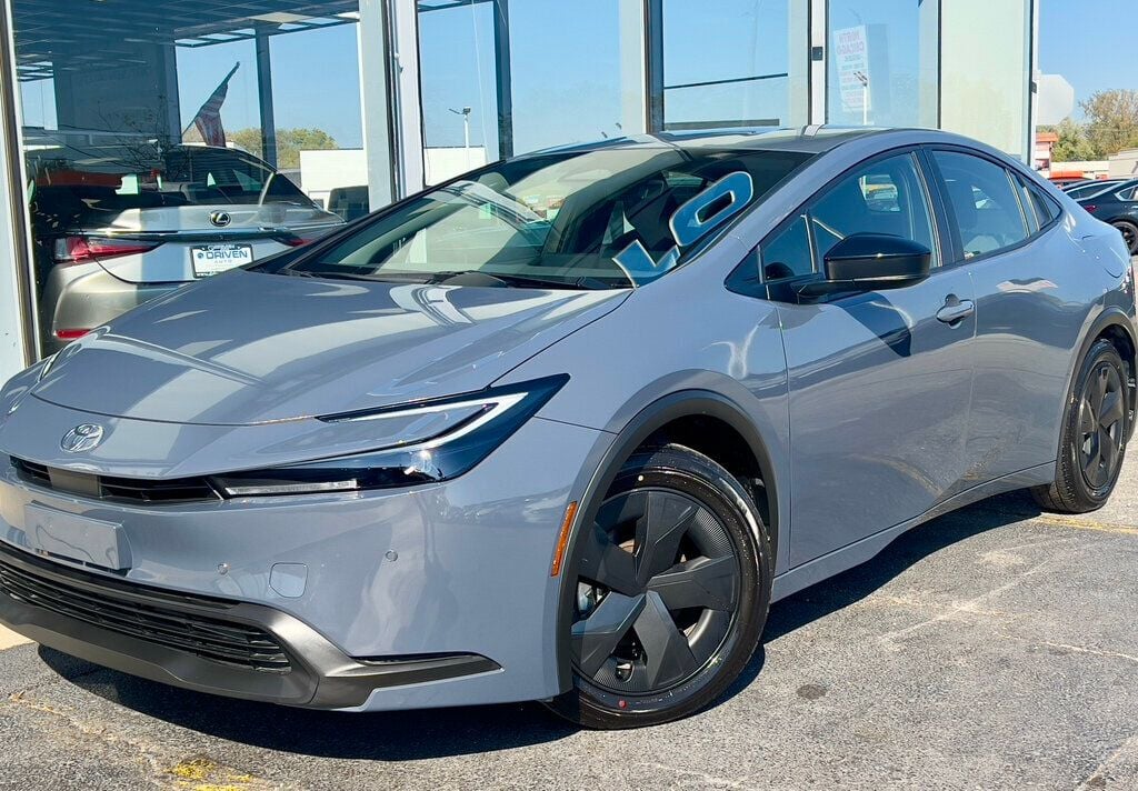 2023 Toyota Prius LE