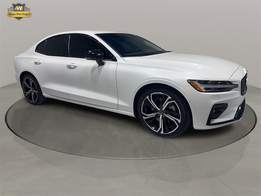 2024 Volvo S60 B5 Plus Dark