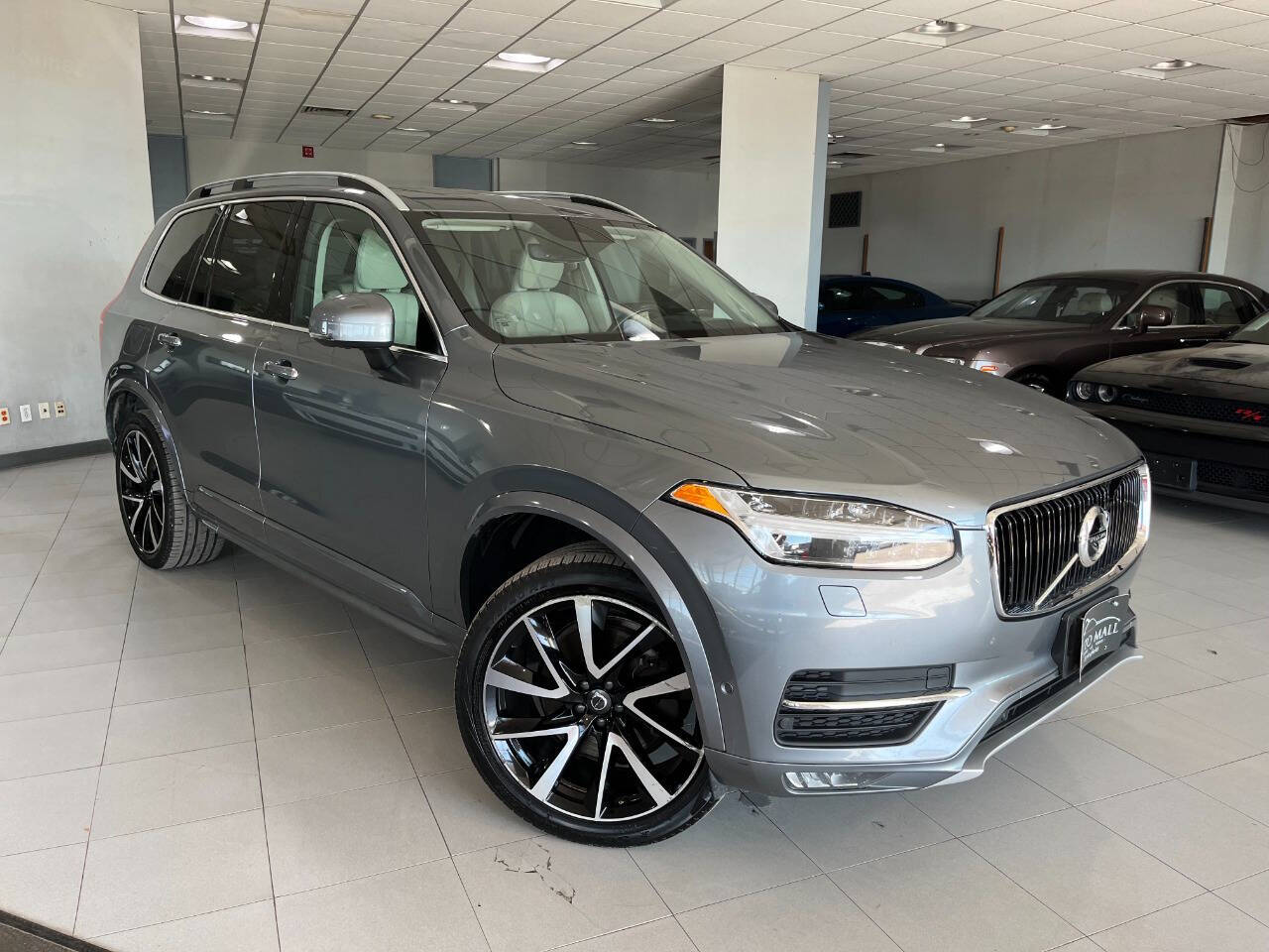 2019 Volvo XC90 T6 Momentum