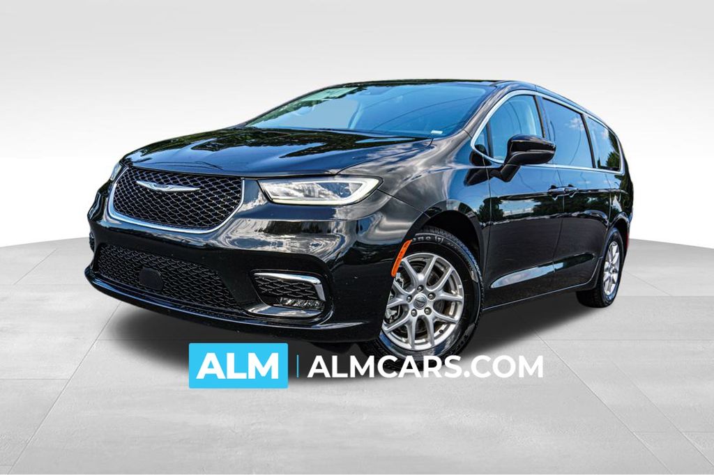 2023 Chrysler Pacifica Touring L 121.6