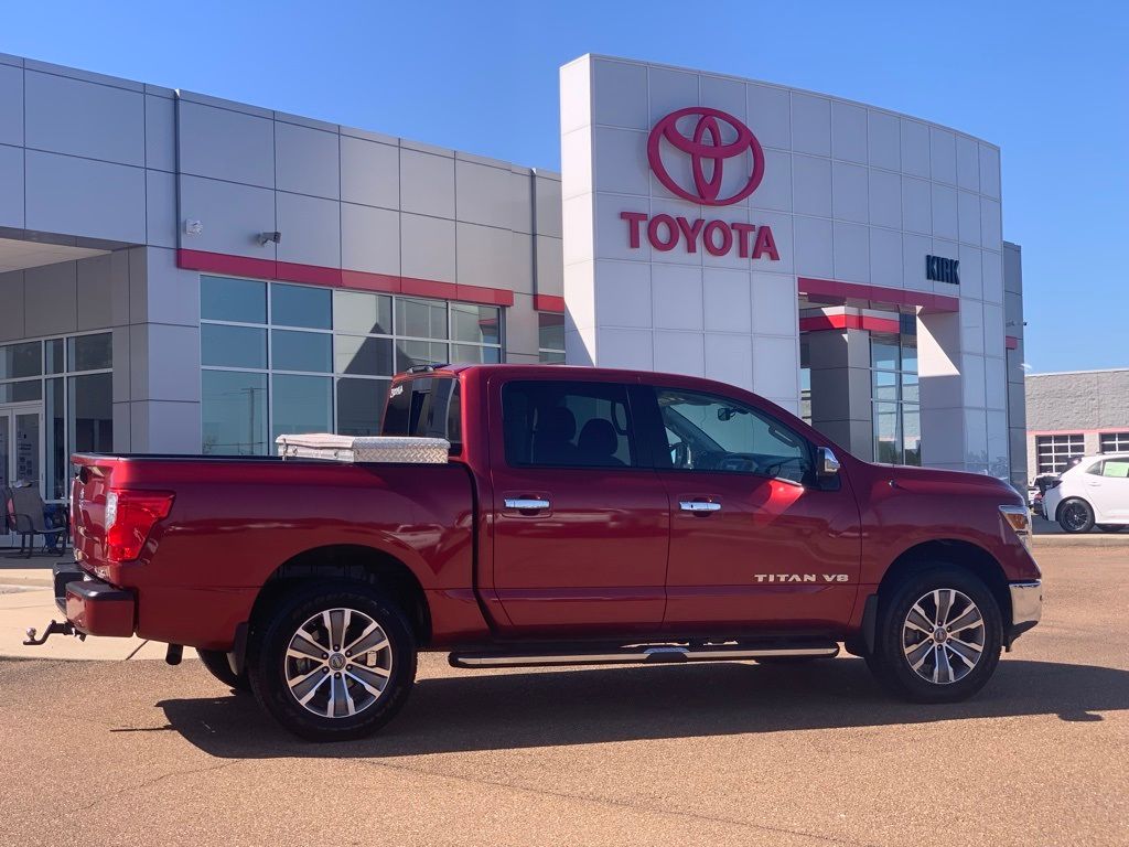 2019 Nissan TITAN SL Crew Cab Extra Short Bed