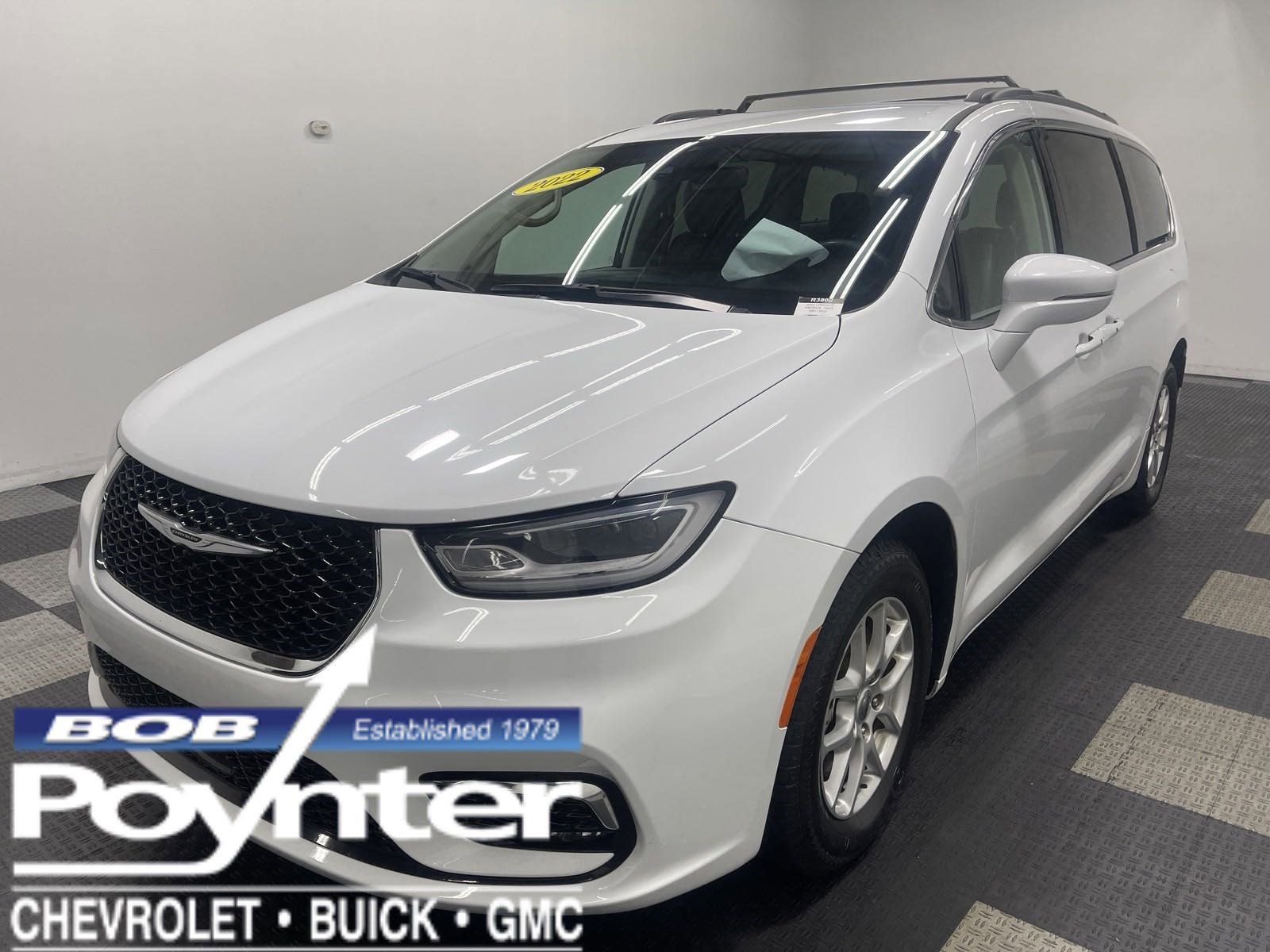 2022 Chrysler Pacifica Touring L 121.6