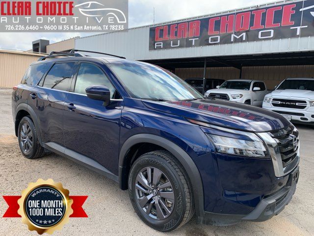 2022 Nissan Pathfinder SV