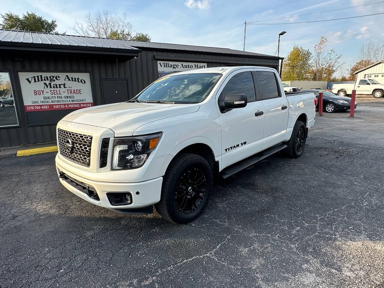 2018 Nissan TITAN SL Crew Cab Extra Short Bed
