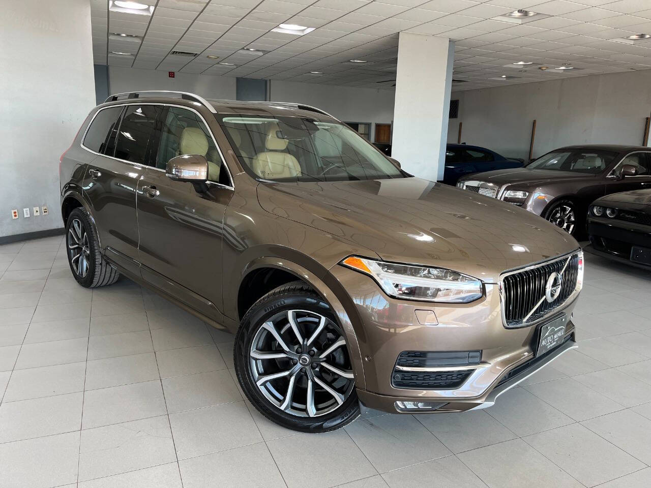 2016 Volvo XC90 T6 Momentum