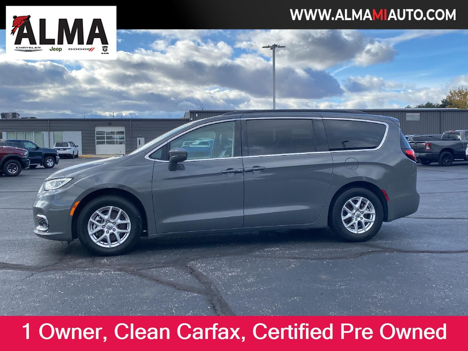 2022 Chrysler Pacifica Touring L 121.6